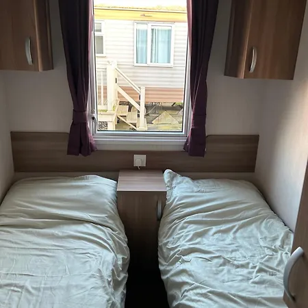 شقة 3 Bedroomed Caravan With Amazing Sea Views! *