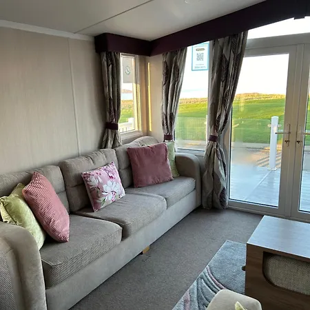 3 Bedroomed Caravan With Amazing Sea Views! * سكرابورو