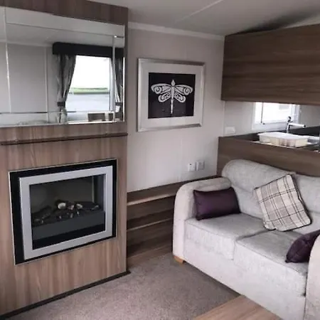 3 Bedroomed Caravan With Amazing Sea Views! *